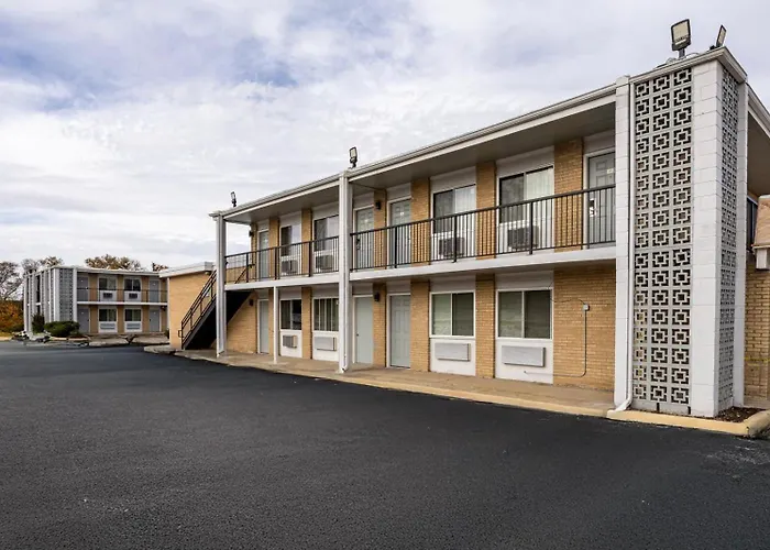 Super 8 By Wyndham South Rockford