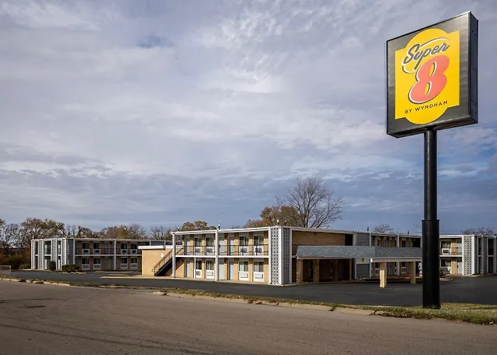 Super 8 By Wyndham South Hotel 2*